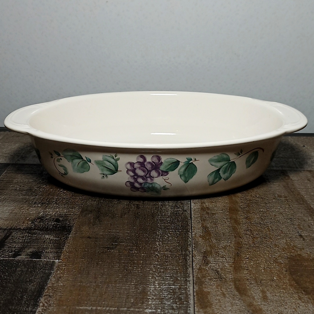 Vintage 80's Pfaltzgraff Oval Baking Dish Stoneware Grapevine Design